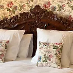 בית הארחה 24h Le Mans Chateau De Lauresse D'hotes Luxe, Avec Services