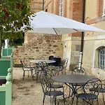 24h Le Mans Chateau De Lauresse D'hotes Luxe, Avec Services בית הארחה