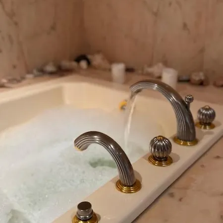 24h Le Mans Chateau De Lauresse D'hotes Luxe ゲストハウス *